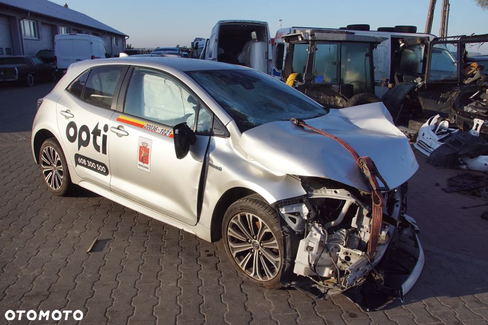 Auto na części - Toyota Corolla E21 1.8 HYBRID 122 KM 2ZR-FXE CVT 1J6 2019R Silnik Skrzynia Drzwi Lusterko Zderzak Klapa Lampa Szyba Klamka Deska Kokpit Sterownik Moduł Czujnik Licznik Wyświetlacz Panel Kierownica - 3