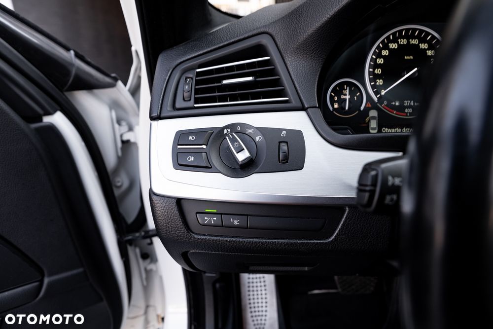 BMW Seria 5 535d Touring Sport-Aut - 30