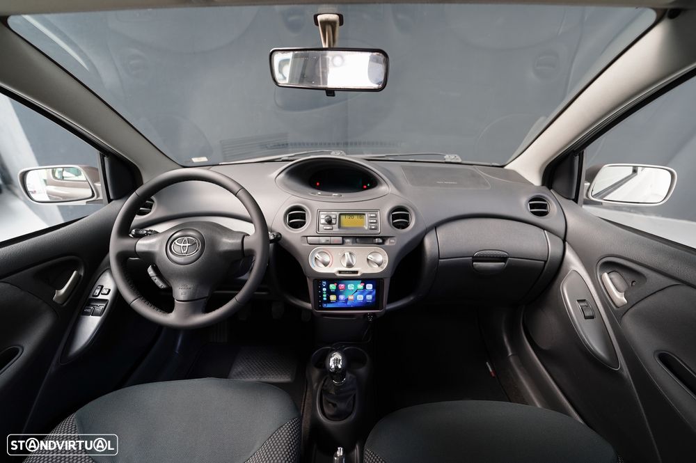 Toyota Yaris 1.0 Sol - 10