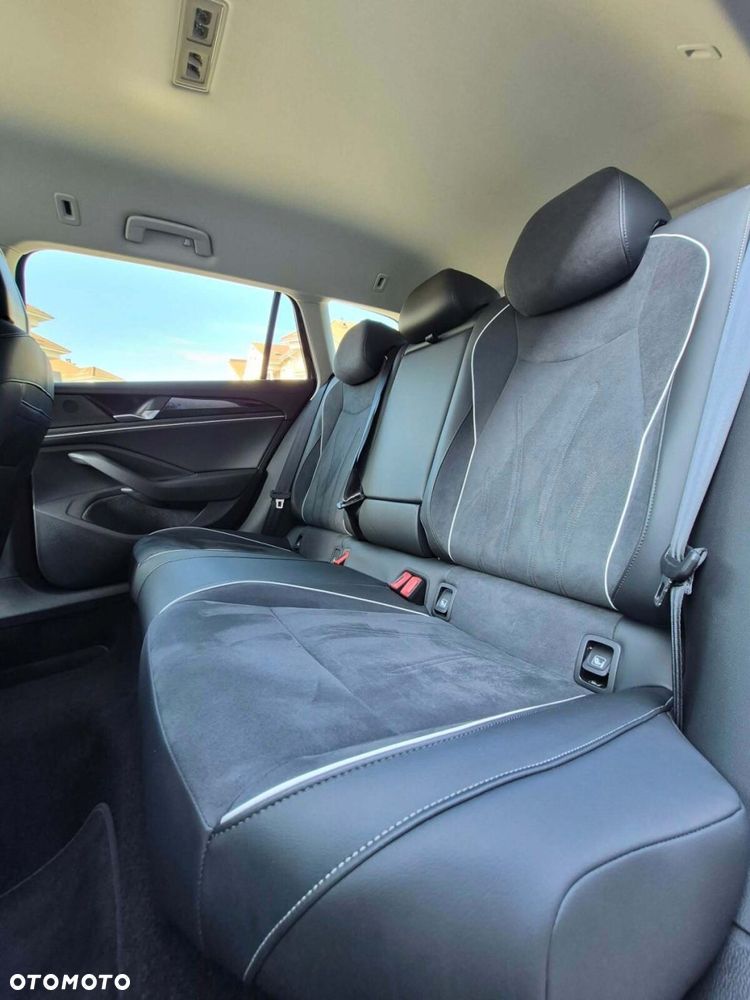 Volkswagen Passat - 26