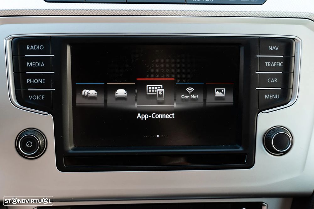 VW Passat Variant 1.6 TDI SCR DSG Business - 32