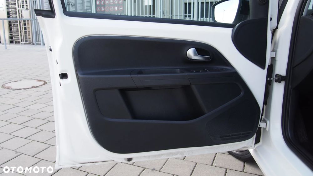 Volkswagen up! - 27