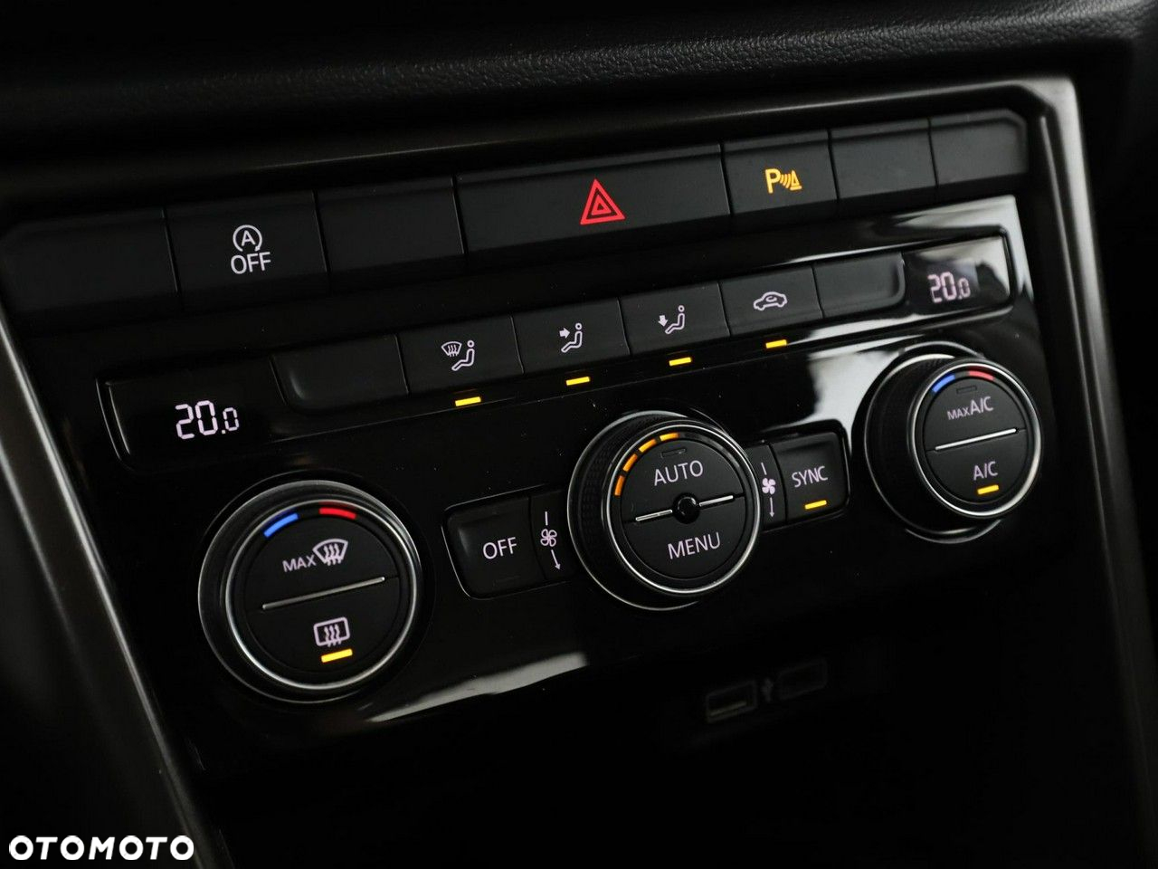 Volkswagen T-Roc 1.0 TSI Premium - 28