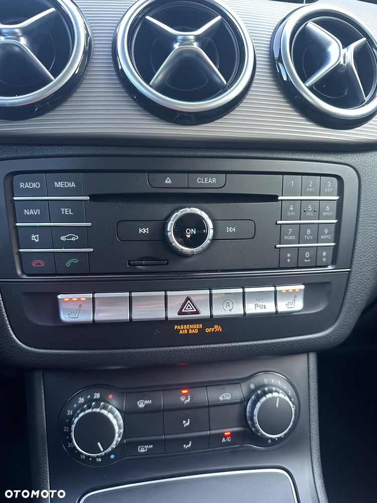Mercedes-Benz Klasa B 180 Edition - 23
