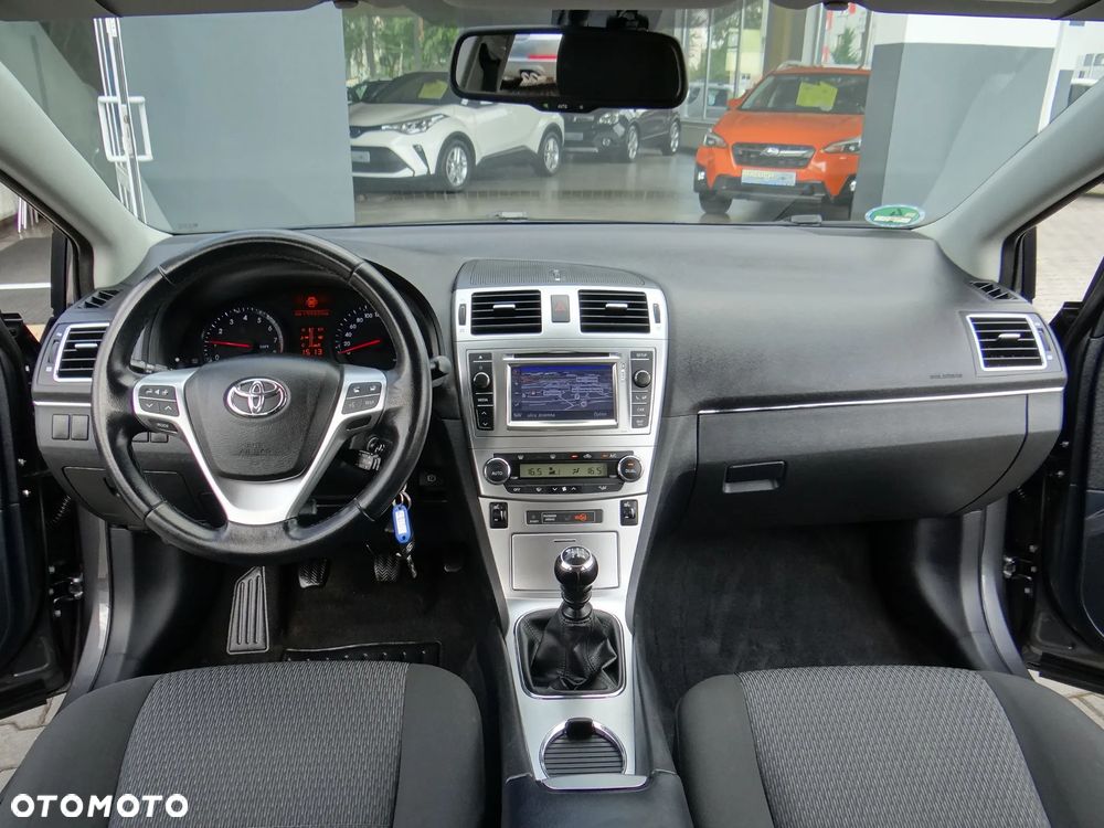 Toyota Avensis Touring Sports 1.8 Executive - 25
