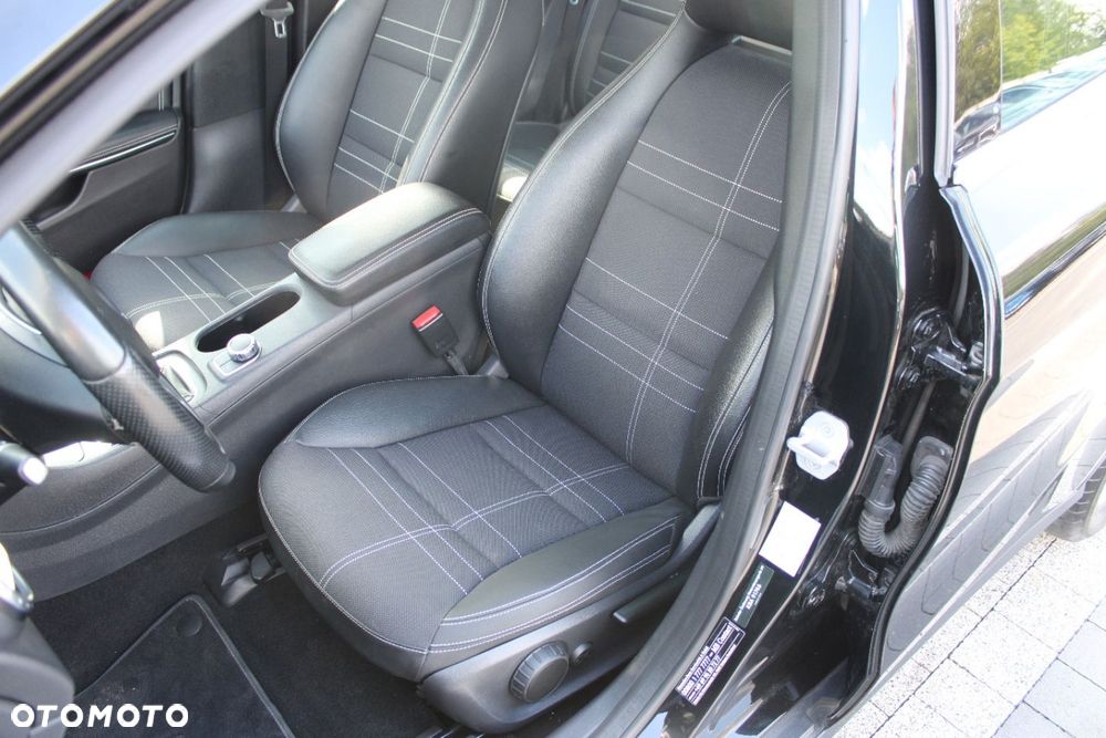 Mercedes-Benz GLA - 21