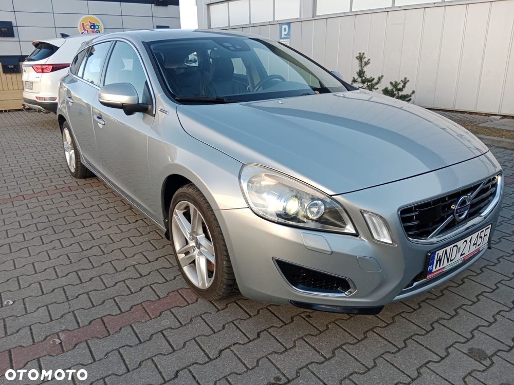 Volvo V60 D6 AWD Plug-in Hybrid Summum - 6