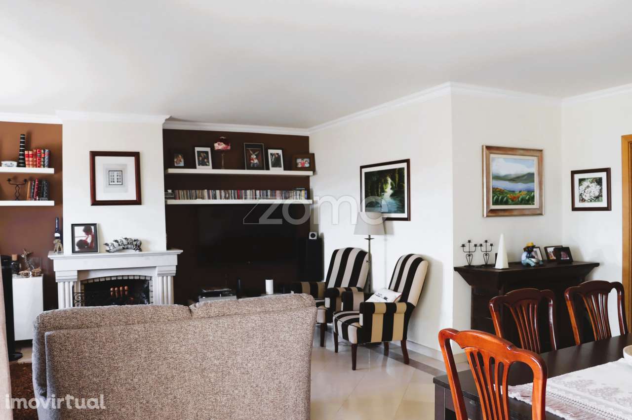 Fantástica Moradia T4+2 em Paço de Arcos - Grande imagem: 3/28