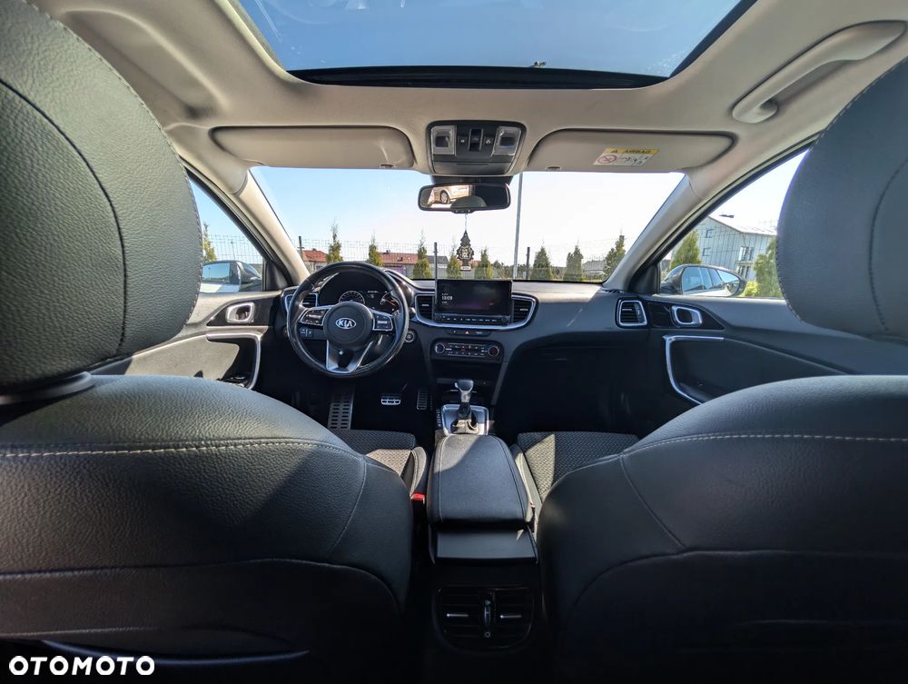 Kia XCeed - 16