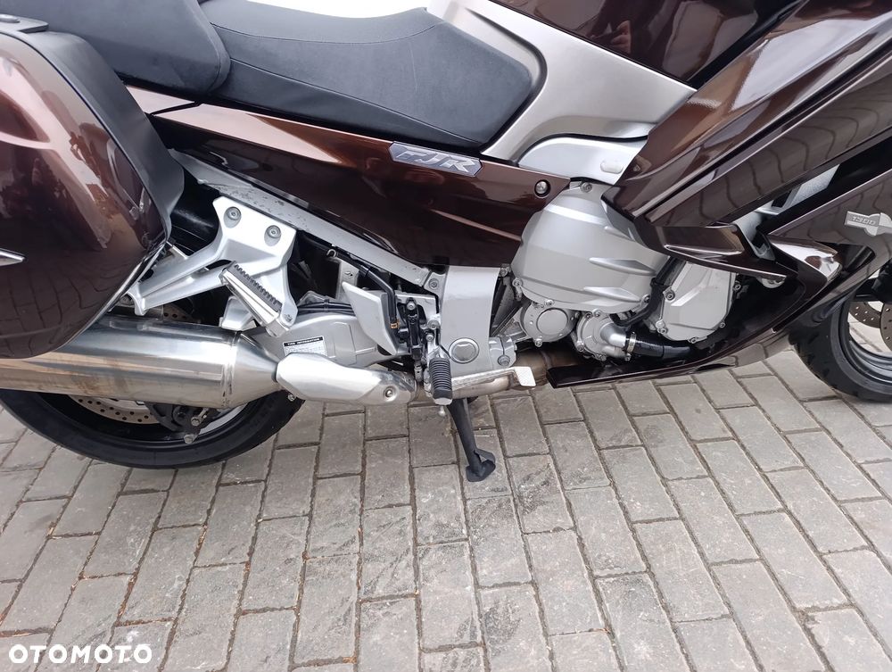 Yamaha FJR - 26
