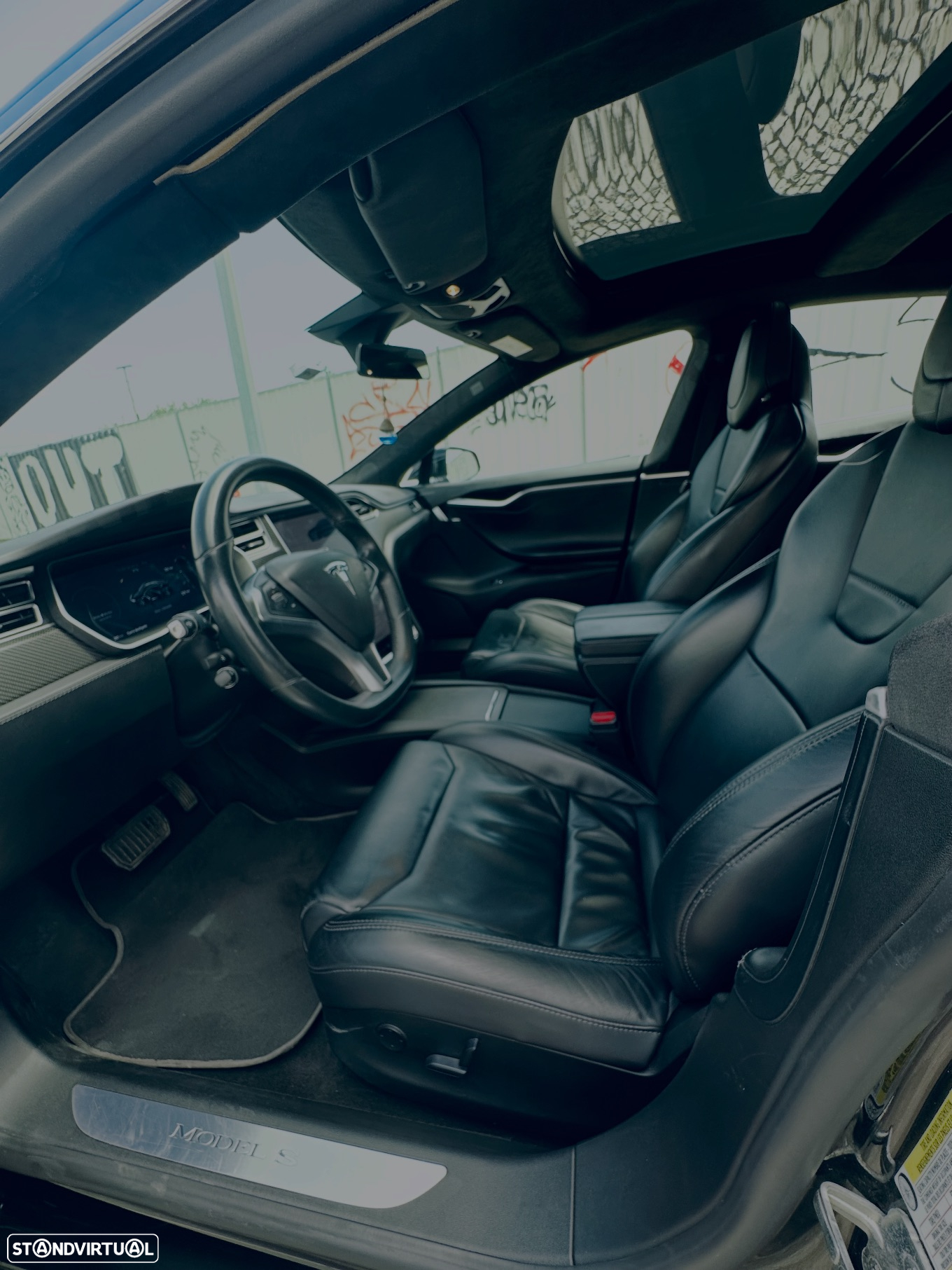 Tesla Model S - 12