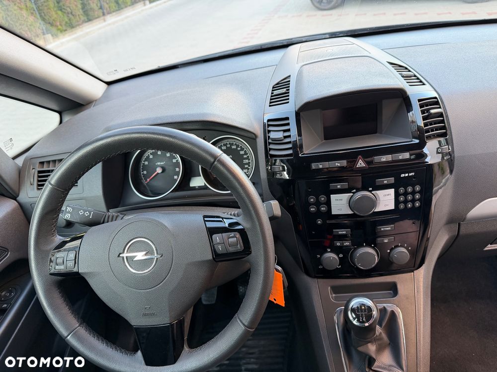 Opel Zafira - 16