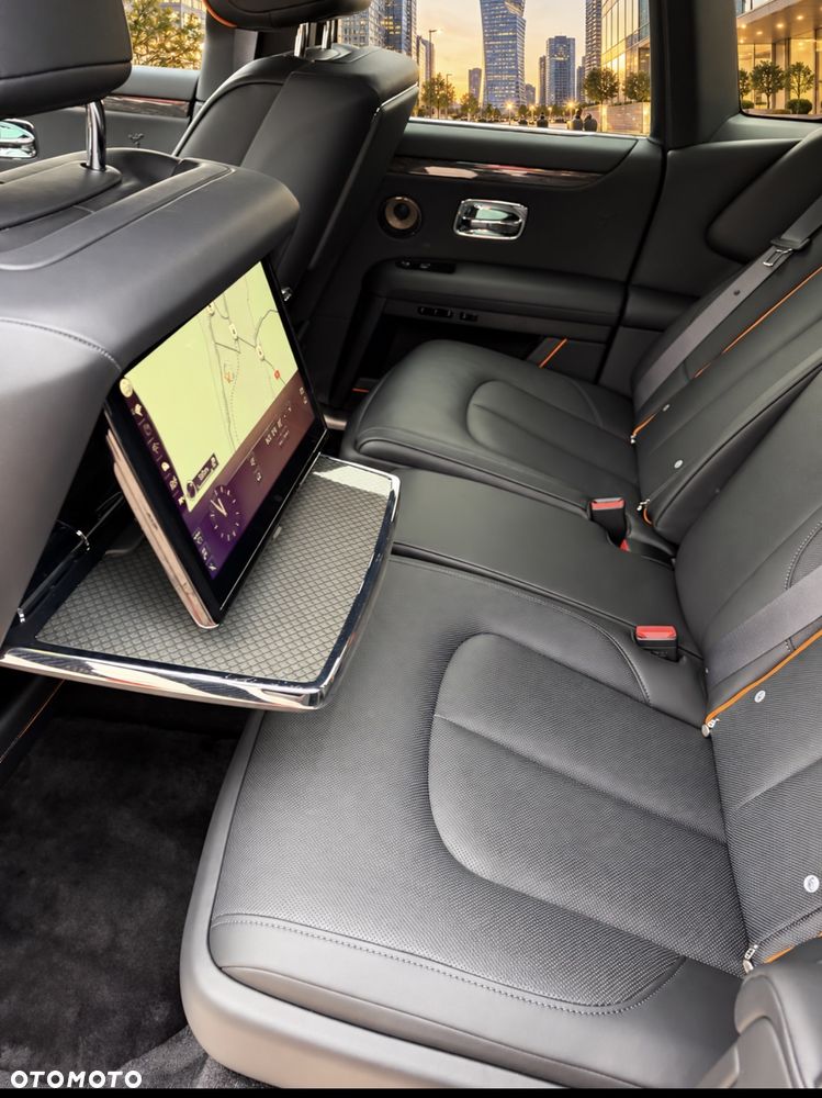 Rolls-Royce Cullinan - 10