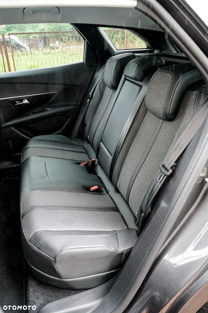 Peugeot 3008 225 e-EAT8 Allure - 30