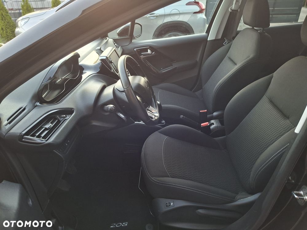 Peugeot 208 - 9
