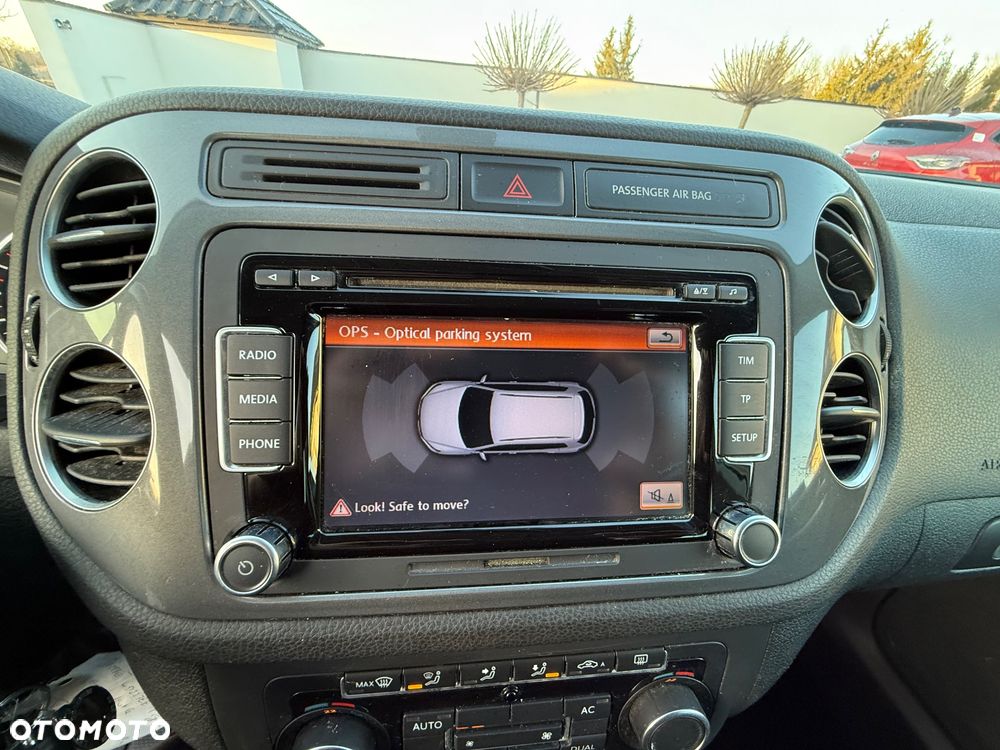 Volkswagen Tiguan 2.0 TDI DPF BlueMotion Technology Exclusive - 22
