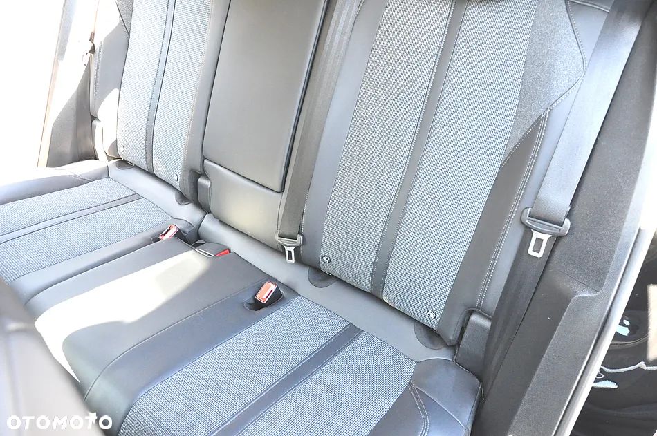 Peugeot 3008 BlueHDi 130 Stop & Start Allure Business-Paket - 29