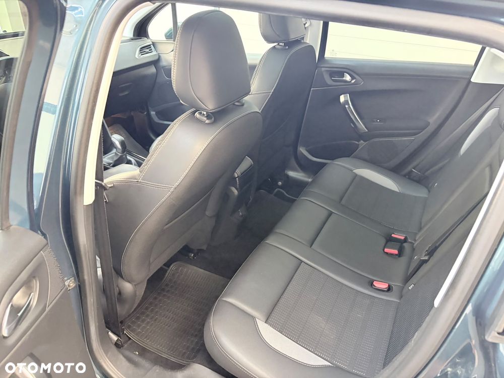 Peugeot 2008 - 6