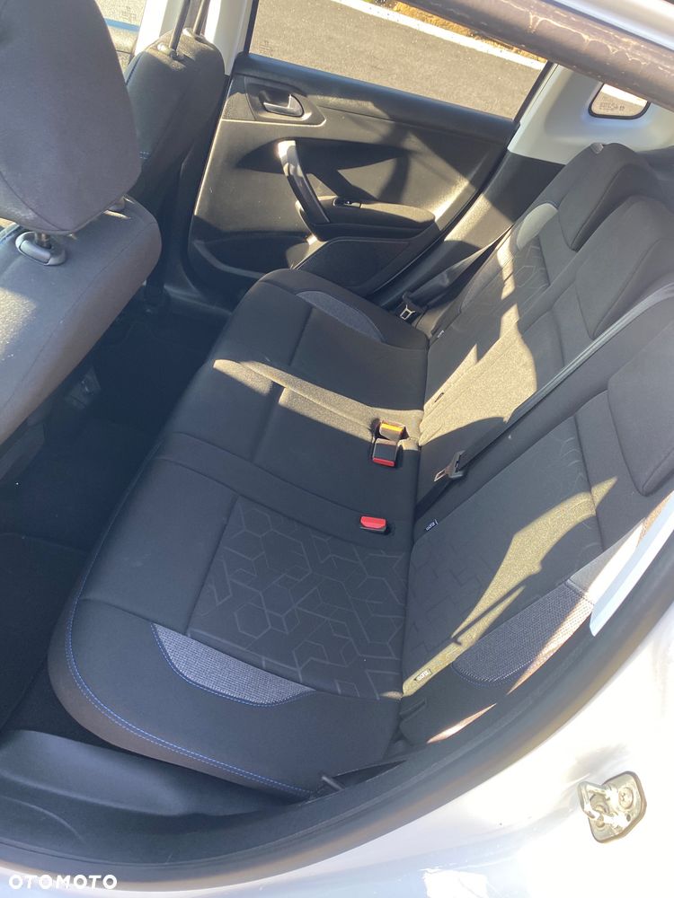 Peugeot 2008 - 8