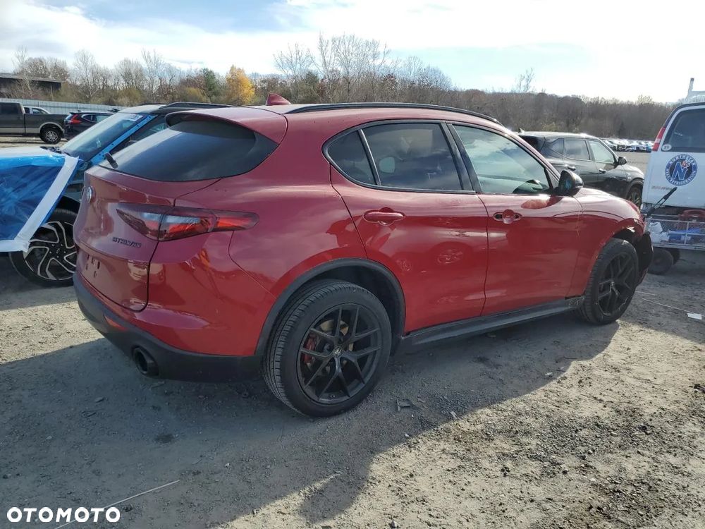 Alfa Romeo Stelvio - 4