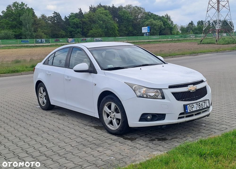 Chevrolet Cruze 1.6 Base - 3