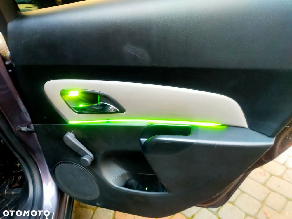 Chevrolet Cruze 1.6 LS - 19