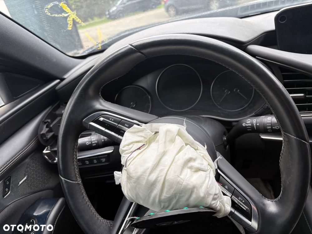 Mazda 3 e-SKYACTIV-G 2.0 M HYBRID SELECTION - 17