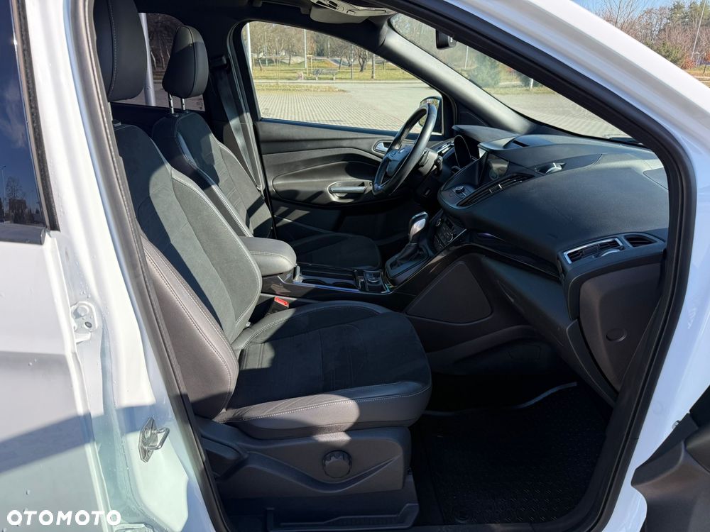 Ford Kuga 2.0 TDCi 4x4 ST-Line - 11