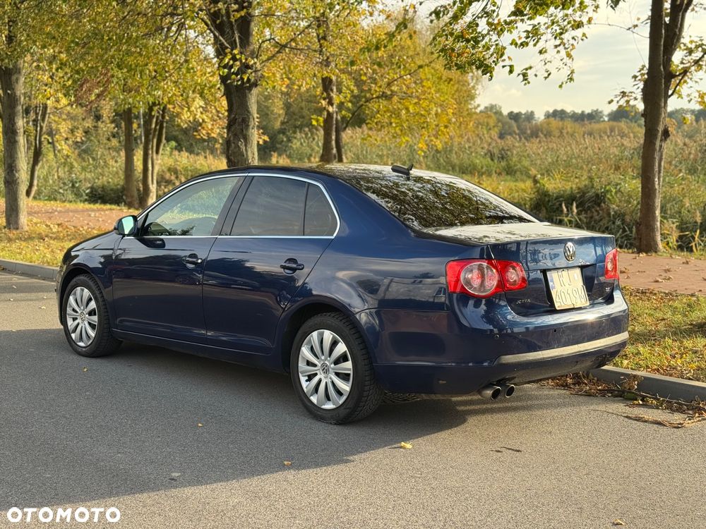 Volkswagen Jetta 2.5 - 3