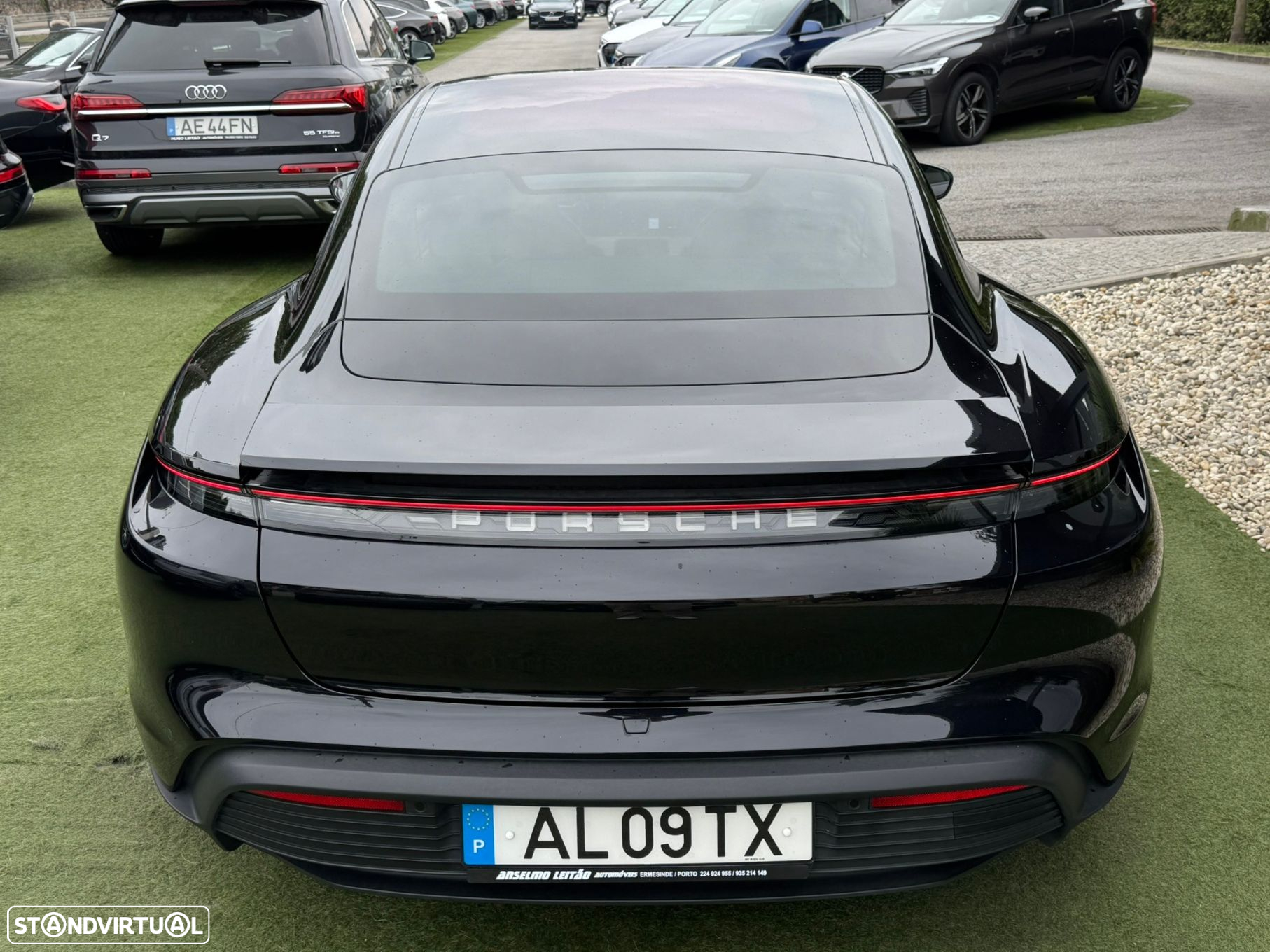 Porsche Taycan Standard - 12