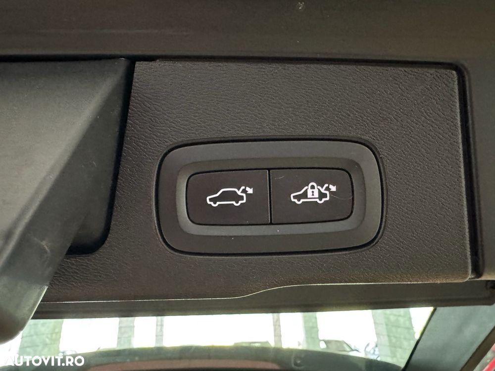 Volvo XC 60 T6 AWD Recharge Geartronic Inscription - 13