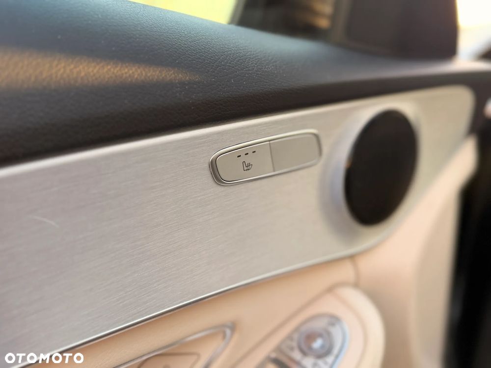 Mercedes-Benz Klasa C 200 4-Matic 7G-TRONIC - 27