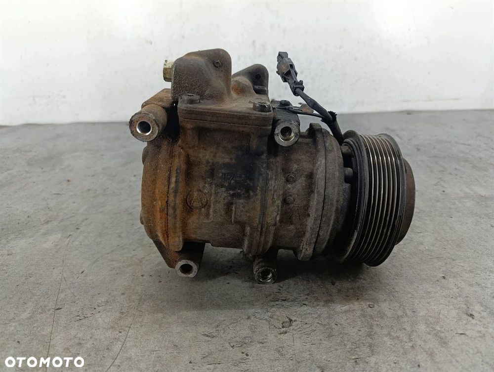 POMPA, SPRĘŻARKA KLIMATYZACJI KIA SORENTO I 16250-23500  2.5 CDRI - 3