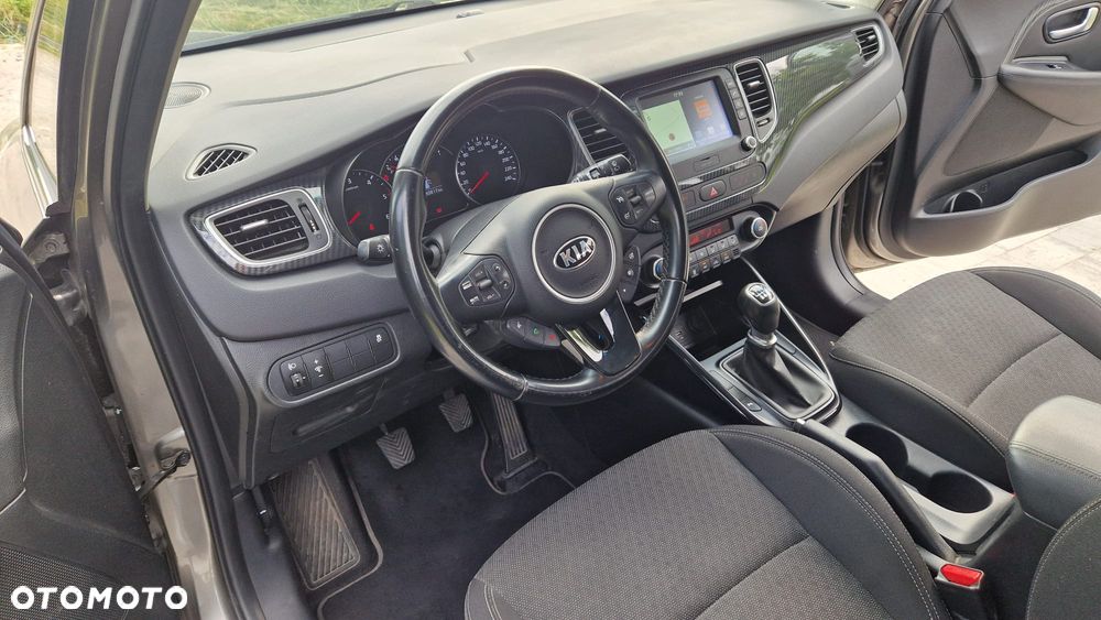 Kia Carens 1.7 CRDi M 7os EU6 - 14
