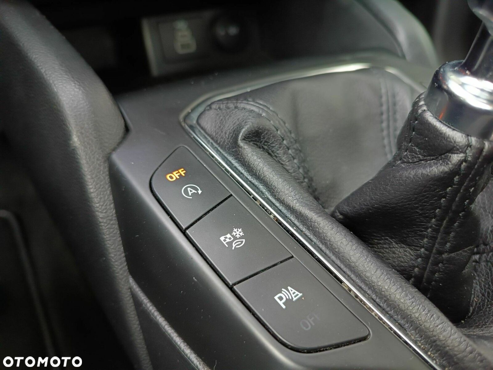Ford Focus 1.0 EcoBoost Connected - 27