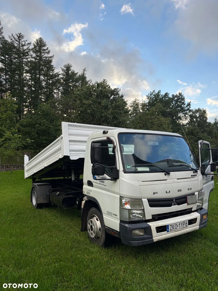 Mitsubishi FUSO - 4