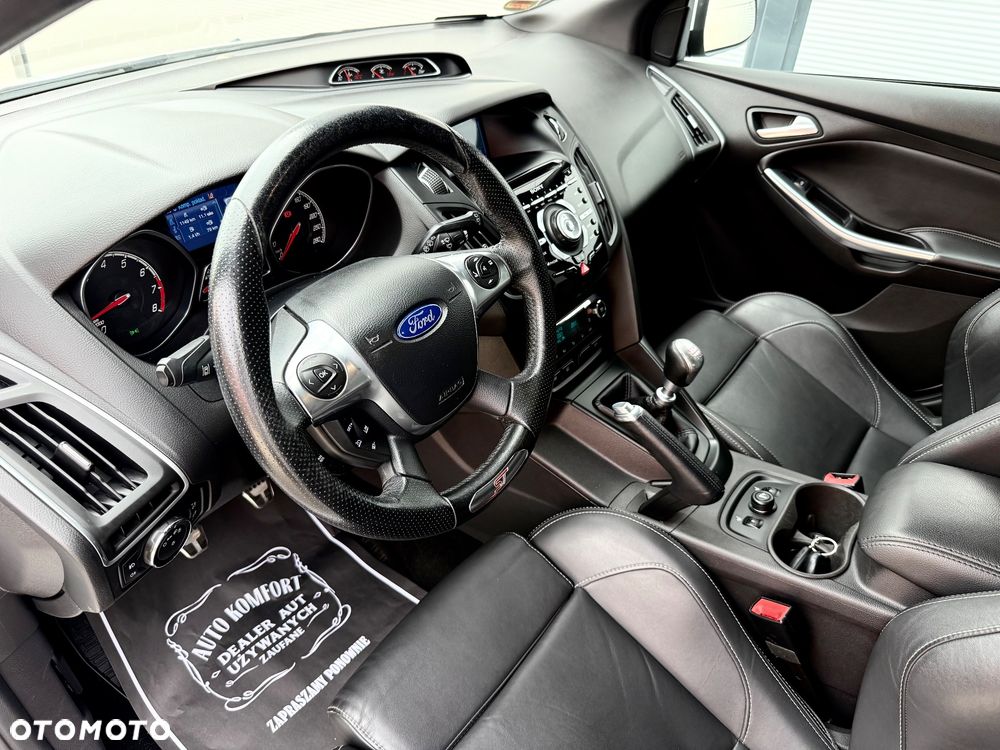 Ford Focus 2.0 EcoBoost ST mit Leder-Sport-Paket - 22