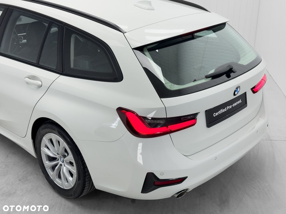 BMW Seria 3 318d Touring Advantage - 12