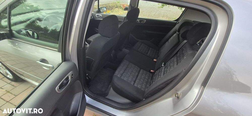 Peugeot 307 - 8