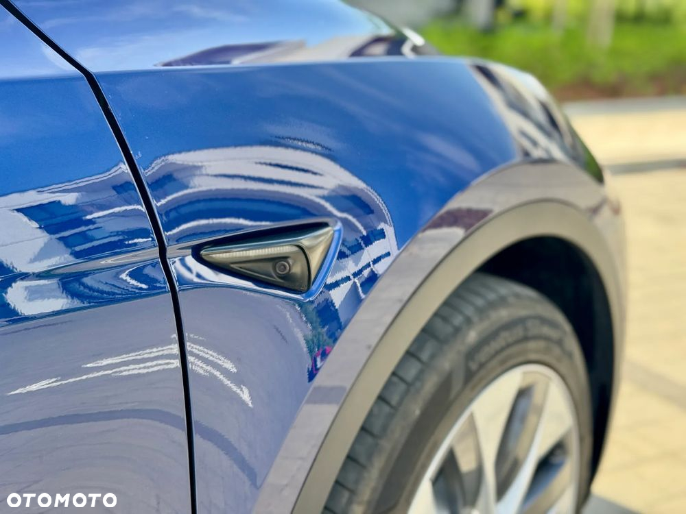 Tesla Y Model Long Range Dual Motor AWD - 12