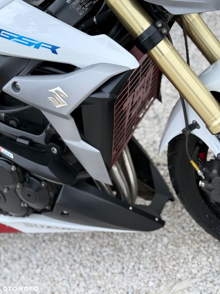 Suzuki GSR - 5