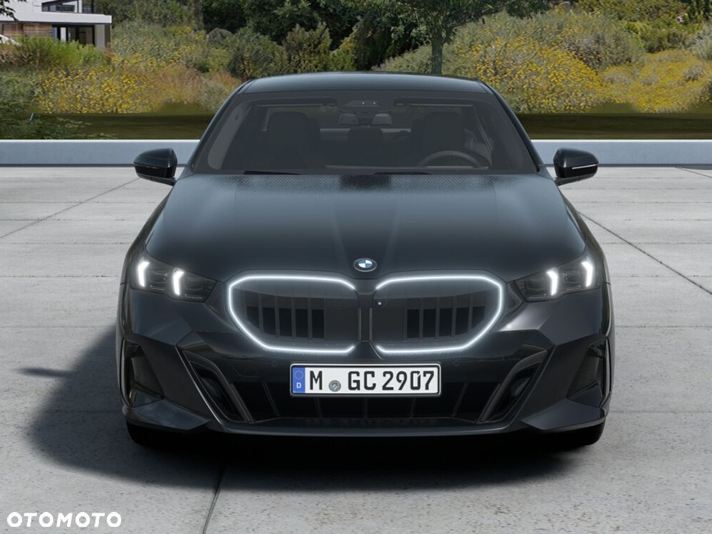 BMW Seria 5 520d xDrive mHEV M Sport - 4