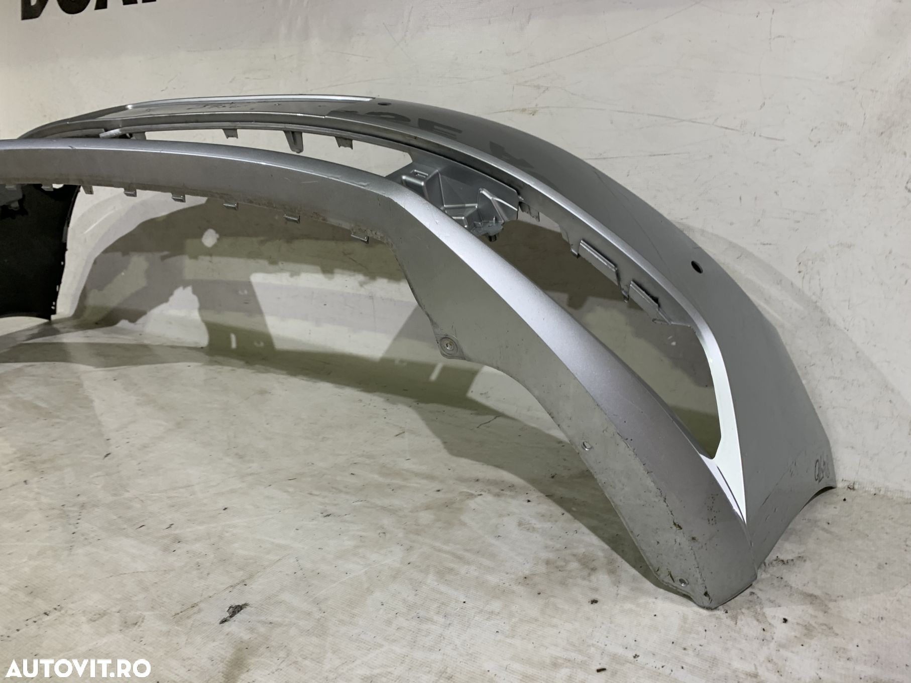 Bara fata Skoda Fabia 3, 2014, 2015, 2016, 2017, 2018, cod origine OE 6V0807221, cu gauri pentru spalatori faruri. - 5