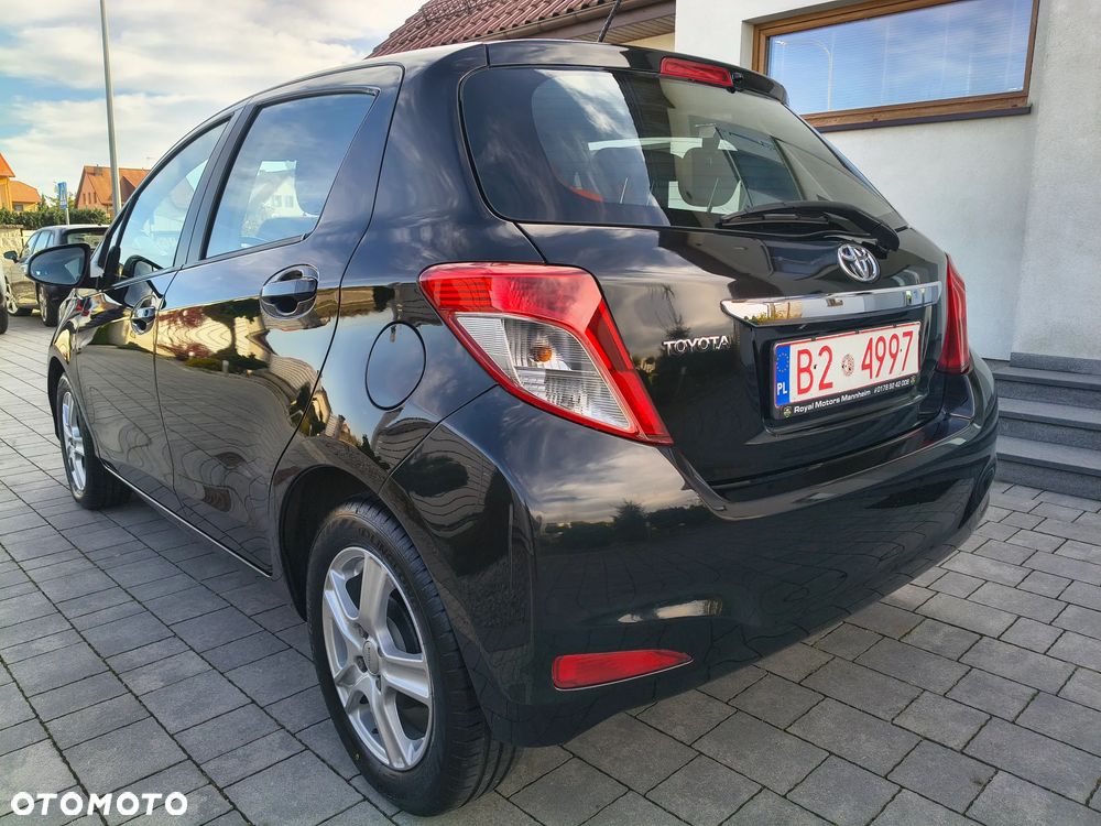 Toyota Yaris 2012 photo 5