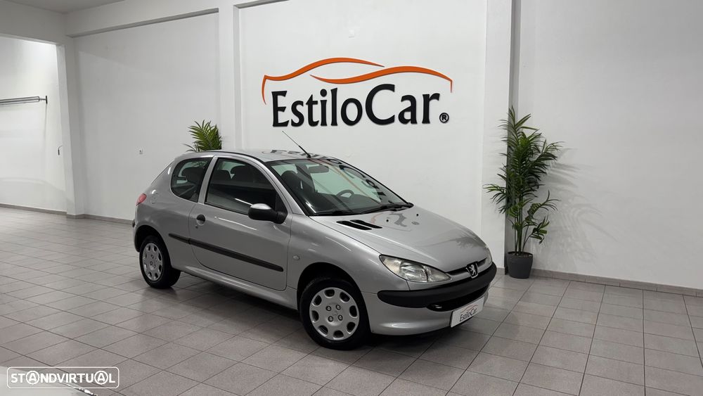 Peugeot 206 1.1 XR - 1