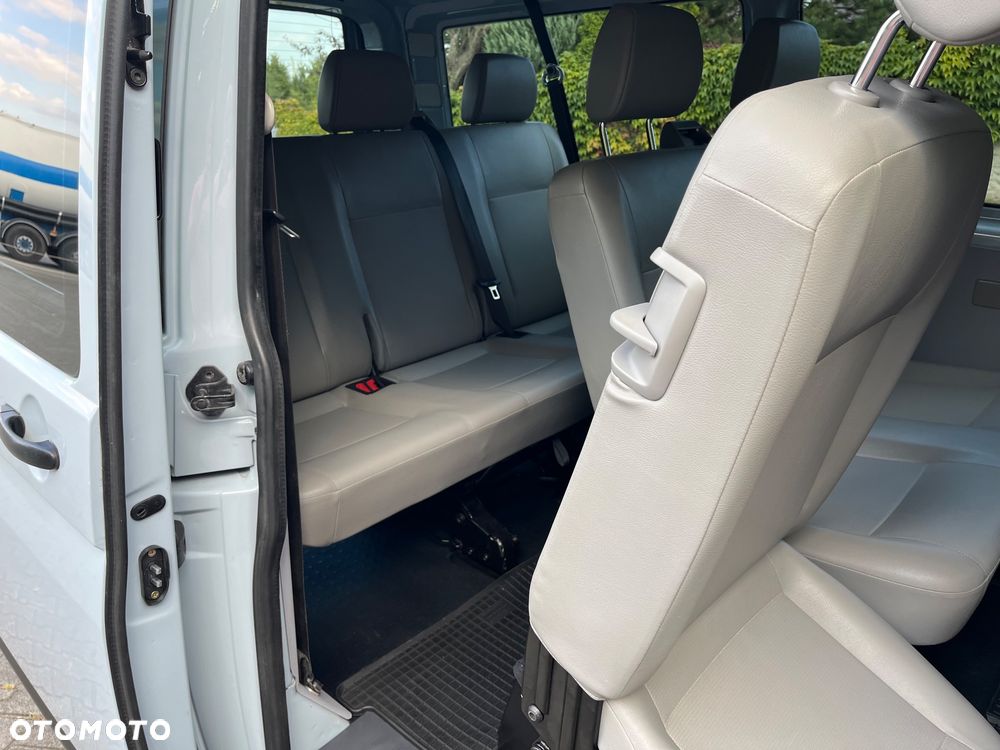 Volkswagen Transporter - 24