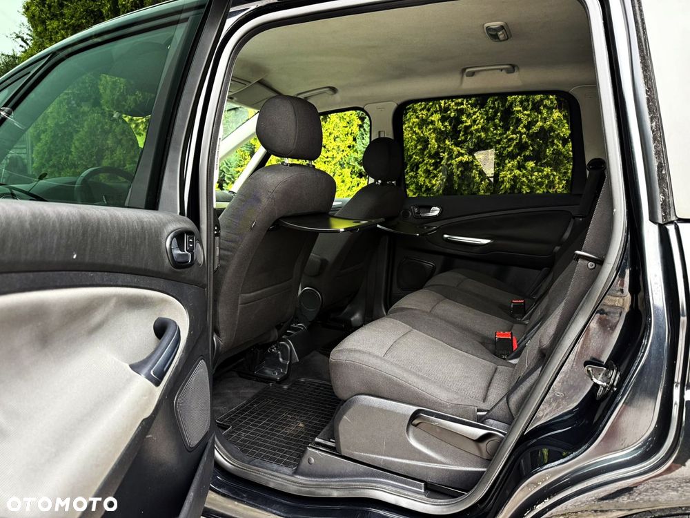 Ford Galaxy - 35