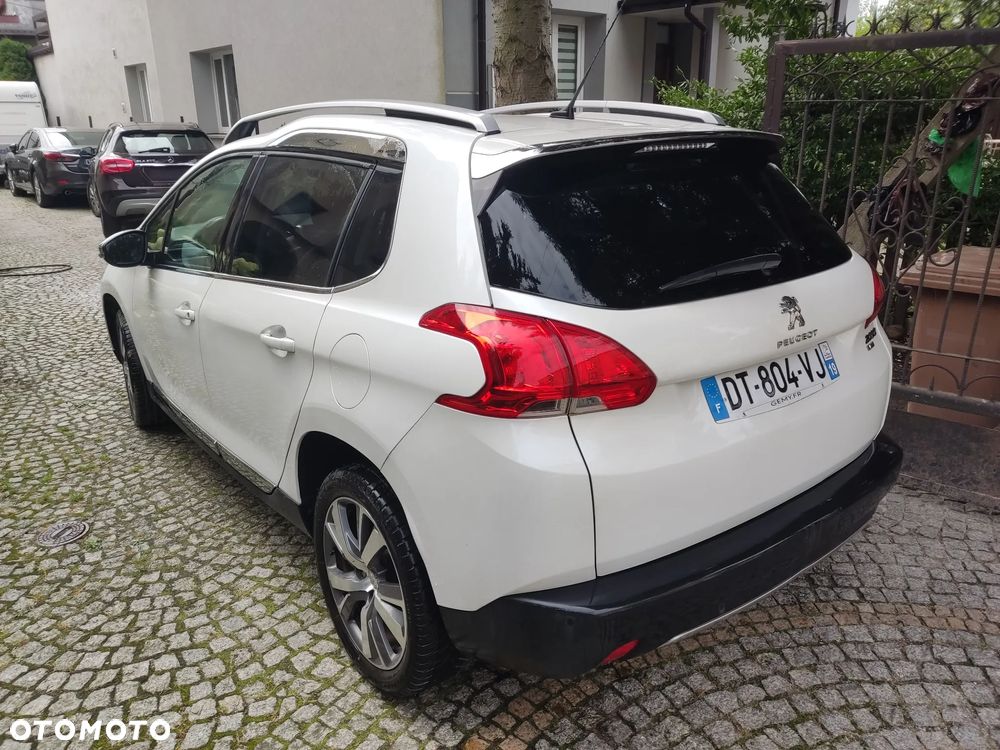 Peugeot 2008 1.2 Pure Tech GPF Allure S&S - 5