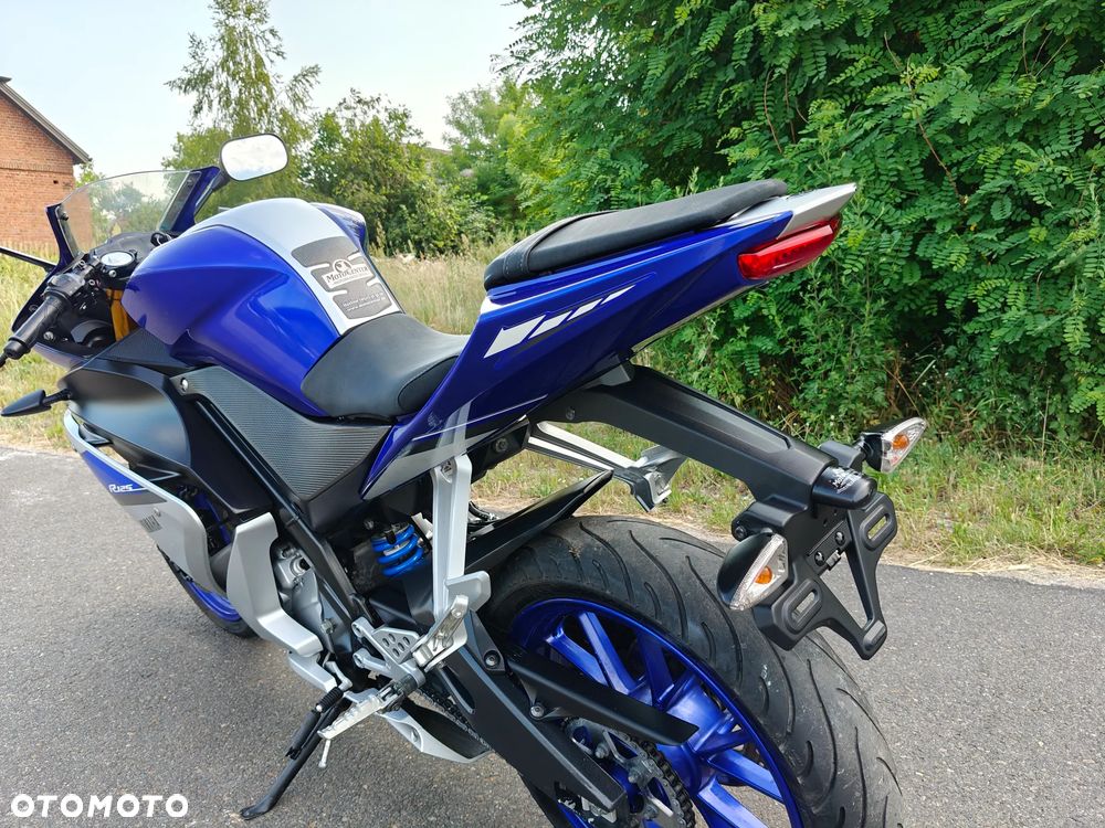 Yamaha YZF - 12
