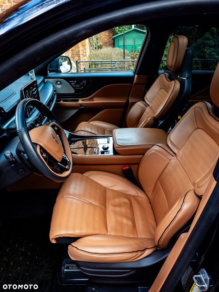 Lincoln Aviator - 32